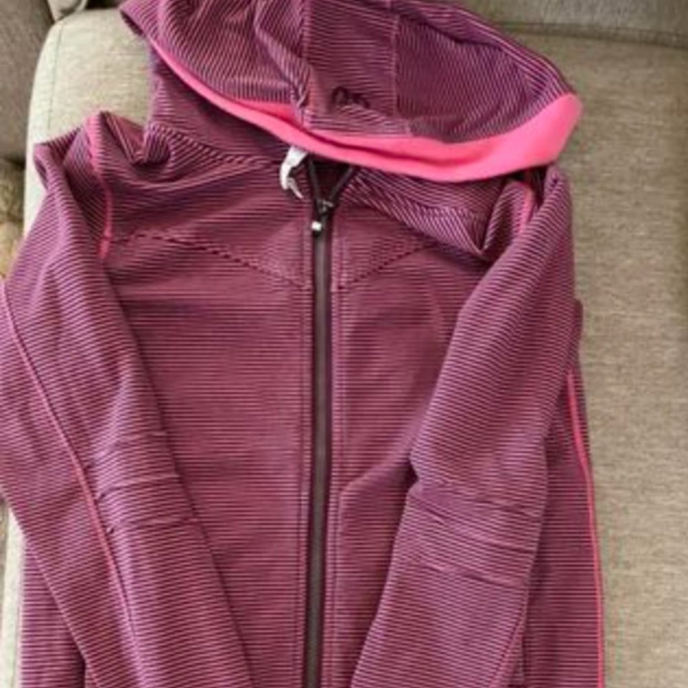 ** LULULEMON ATHLETICA ** Bliss Break Full Zip Hoodie, Size M- 8 - Like New - Picture 1 of 4
